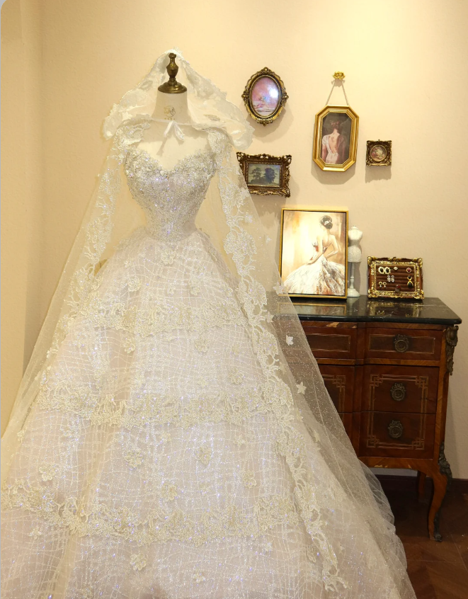 Gentle Princess White Heart-Shaped Neck Lace Tulle A-Line Floor-Length Wedding Dress P2778