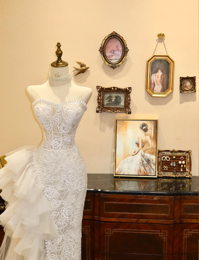 French Retro Lace Tulle Splicing Sweetheart Neck Small Train Wedding Dress P2780