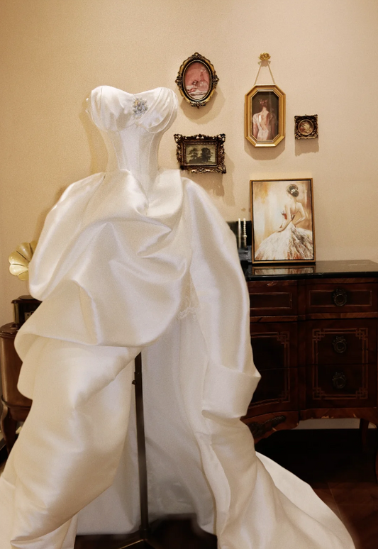 Elegant White Satin Thigh-Low Wedding Dress P2782