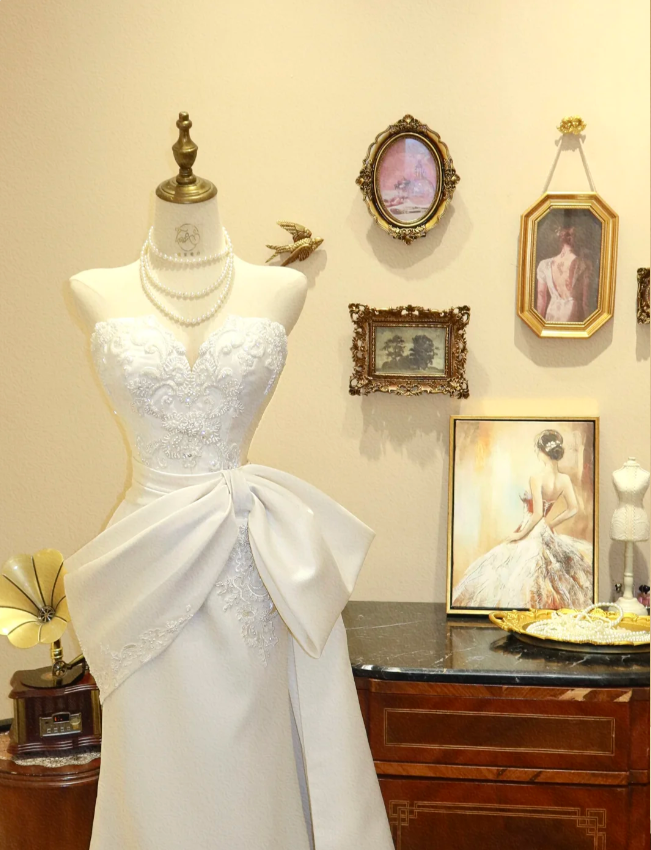Elegant Sweetheart Neck Satin Fishtail Butterfly Wedding Dress P2785