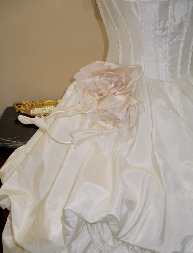 Retro Elegant Satin Irregular Pleated Strapless Floor-Length Wedding Dress P2797