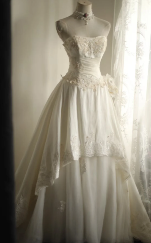 Retro palace irregular white satin beaded tube top wedding dress P2802