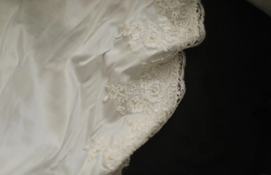 Retro palace irregular white satin beaded tube top wedding dress P2802