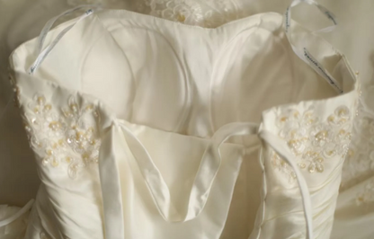 Retro palace irregular white satin beaded tube top wedding dress P2802