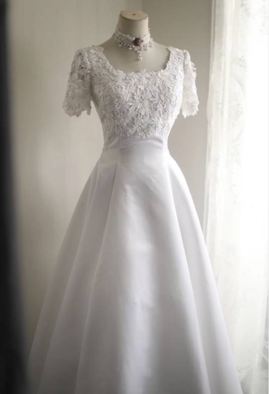 Vintage Square Neck Short Sleeve Satin Elegant Floor-Length Wedding Dress P2803