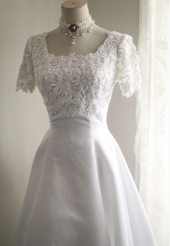 Vintage Square Neck Short Sleeve Satin Elegant Floor-Length Wedding Dress P2803