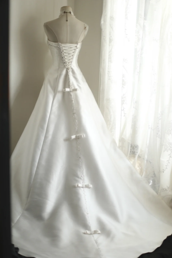 Retro Royal Princess Hand-beaded Bowknot A-line Floor-length Satin Wedding Dress P2808