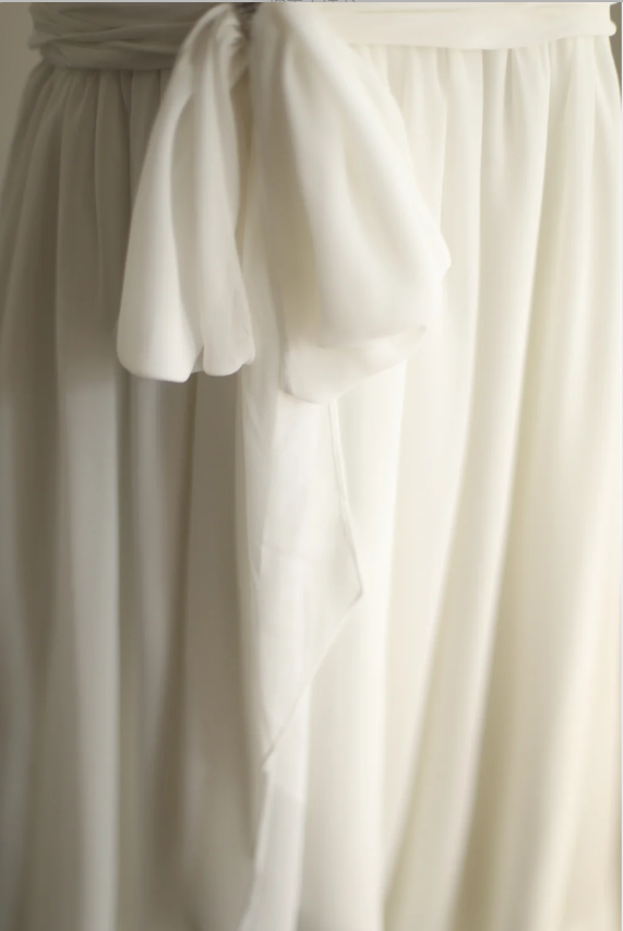 Simple halterneck Roman chiffon flowing wedding dress P2809