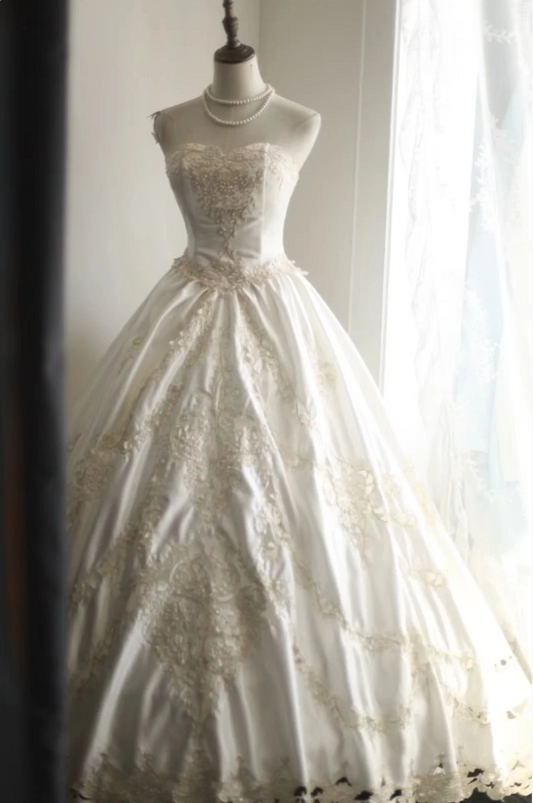 Vintage Satin Hollow Hand-beaded Strapless A-Line Wedding Dress P2820