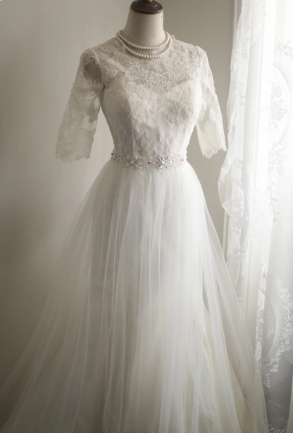 Elegant White Short Sleeve Vintage Palace Lace A-Line Wedding Dress P2826