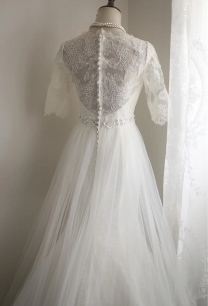 Elegant White Short Sleeve Vintage Palace Lace A-Line Wedding Dress P2826