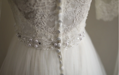 Elegant White Short Sleeve Vintage Palace Lace A-Line Wedding Dress P2826