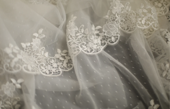 Elegant and simple one-shoulder retro polka dot lace cascading fishtail princess wedding dress P2831