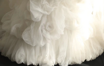 White sling heavy irregular multi-layered skirt mesh fluffy princess wedding dress P2832