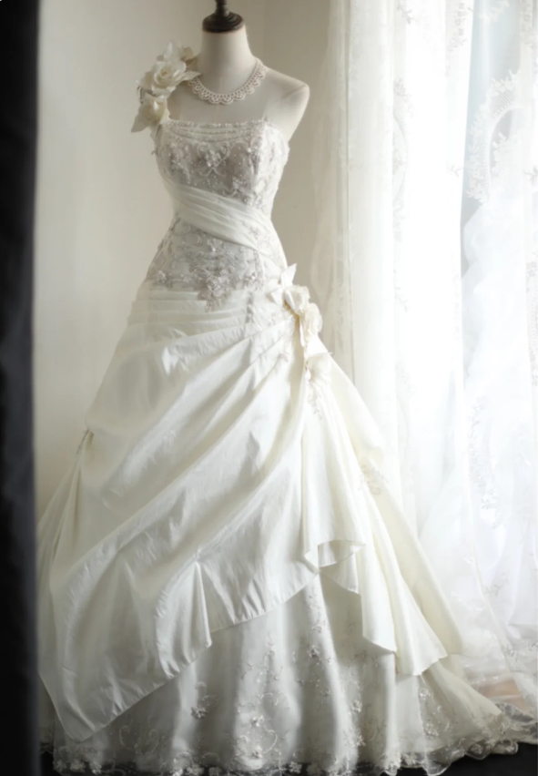 Irregular Retro Palace Tube Top Handmade Flower Beaded A-Line Floor-Length Wedding Dress P2839