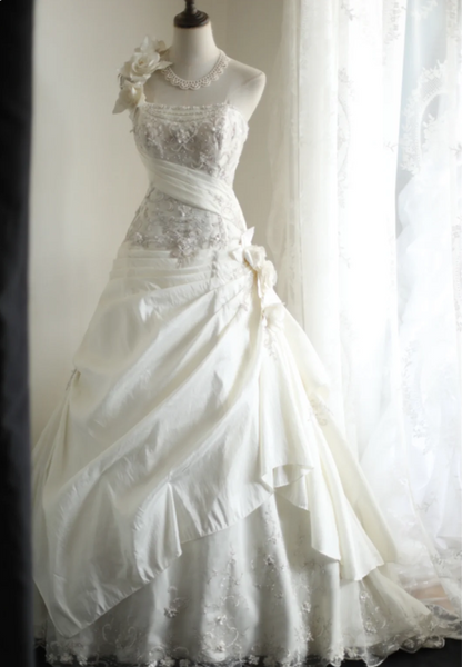 Irregular Retro Palace Tube Top Handmade Flower Beaded A-Line Floor-Length Wedding Dress P2839