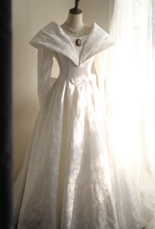 Retro White Dark Pattern Printed Leg of Mutton Sleeve Bowknot Small Train Wedding Dress P2843