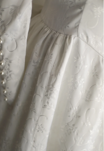 Retro White Dark Pattern Printed Leg of Mutton Sleeve Bowknot Small Train Wedding Dress P2843