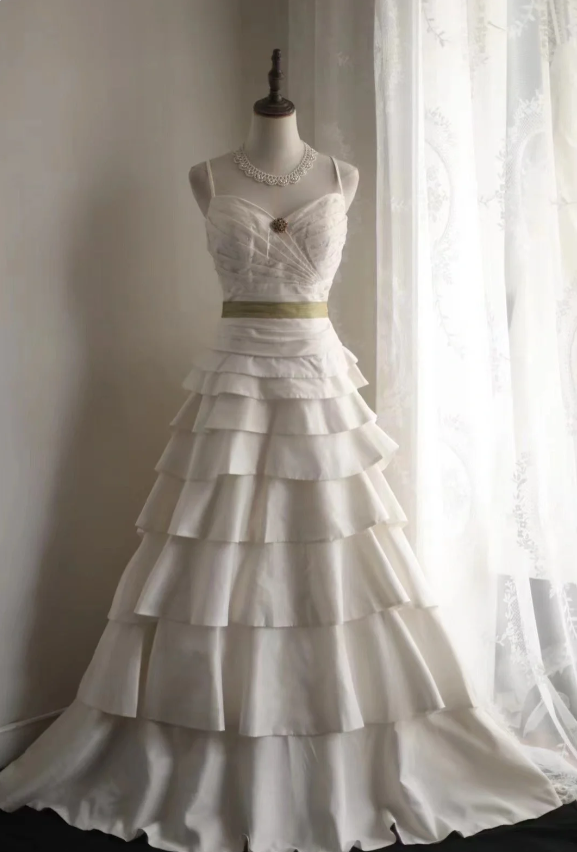 Retro Palace Beaded Skirt Cake Layered Wedding Dress P2844