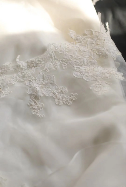 Elegant and simple white strapless lace tulle mermaid wedding dress P2847