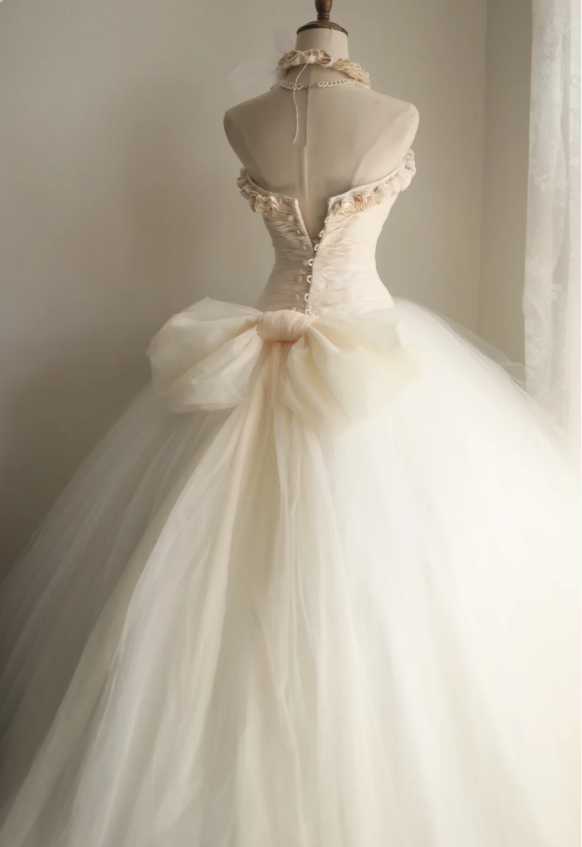 Elegant and simple tulle tube top with handmade flowers A-line puffy wedding dress P2850