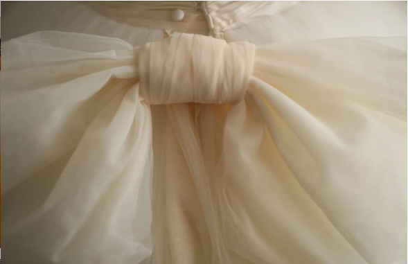 Elegant and simple tulle tube top with handmade flowers A-line puffy wedding dress P2850