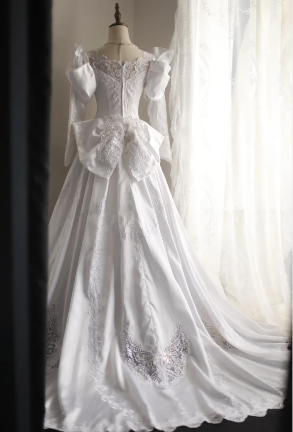 French court retro leg of mutton sleeve beaded satin wedding dress P2852