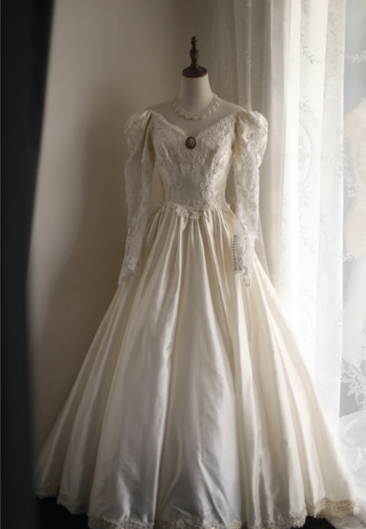 Cream Beige Palace Retro Long Sleeve Bow Satin Wedding Dress P2861