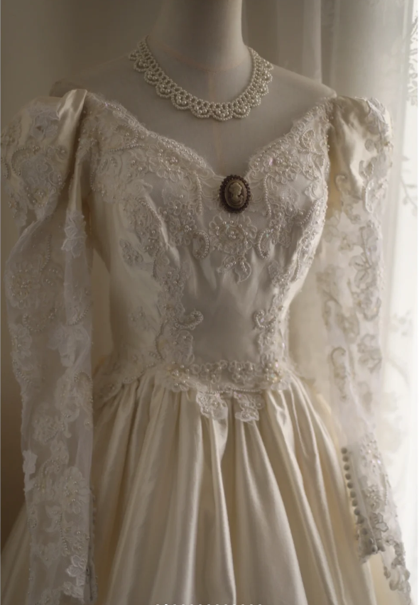 Cream Beige Palace Retro Long Sleeve Bow Satin Wedding Dress P2861