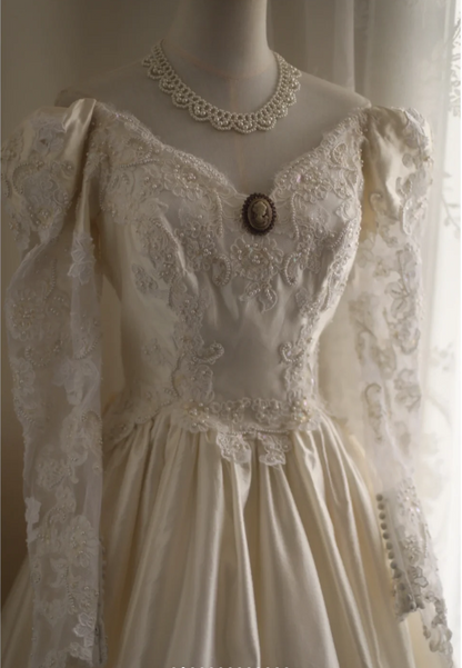 Cream Beige Palace Retro Long Sleeve Bow Satin Wedding Dress P2861