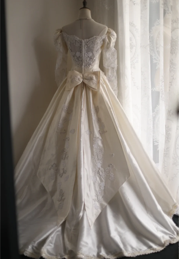 Cream Beige Palace Retro Long Sleeve Bow Satin Wedding Dress P2861