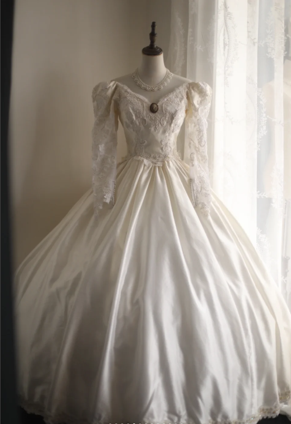 Cream Beige Palace Retro Long Sleeve Bow Satin Wedding Dress P2861