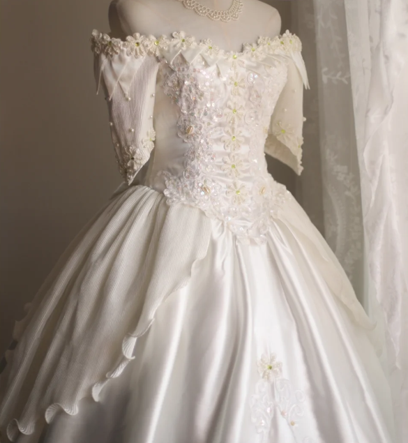 Soft cream hand-beaded one-shoulder vintage wedding dress P2863