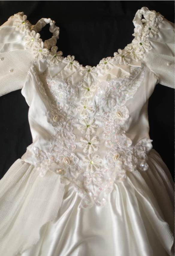 Soft cream hand-beaded one-shoulder vintage wedding dress P2863