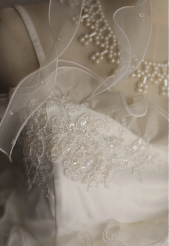 Princess skirt irregular pleated white cake puffy wedding dress P2865