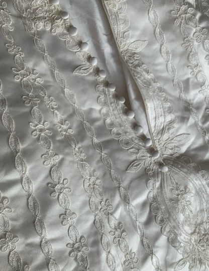 Vintage off-shoulder palace lace wedding dress P2867