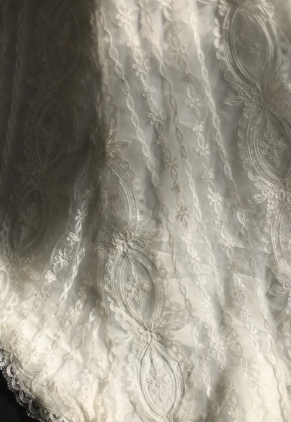 Vintage off-shoulder palace lace wedding dress P2867