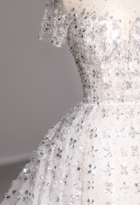 Round Neck Short Sleeve Backless A-Line Tulle Wedding Dress with Shiny Rhinestones P2868