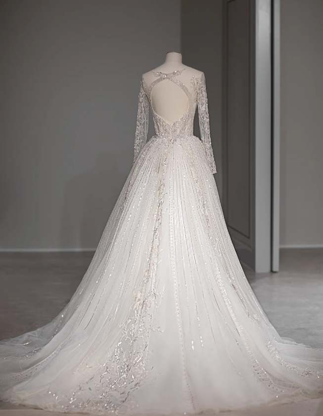 Vintage Elegant Long Sleeve Noble Open Back Tulle Wedding Dress P2870