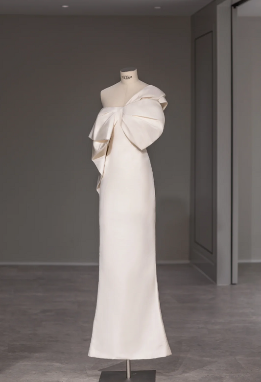 Elegant and simple one-shoulder white satin bow back slit mermaid wedding dress P2875