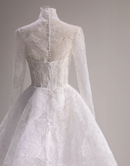 Retro Elegant White Lace High Neck Long Sleeve Floor-Length Wedding Dress P2876