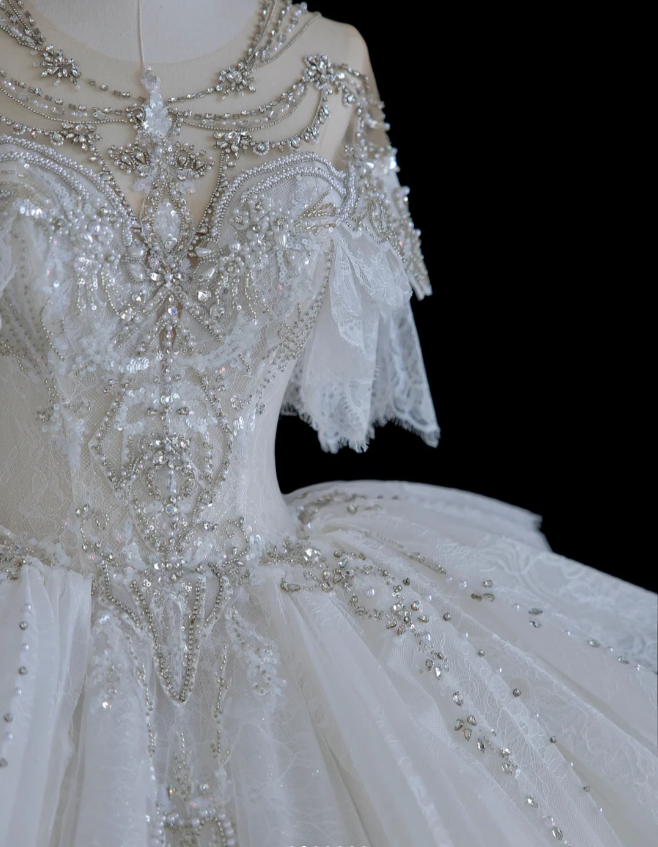 French Palace Lace Beaded Princess Floor-Length Wedding Dress P2884