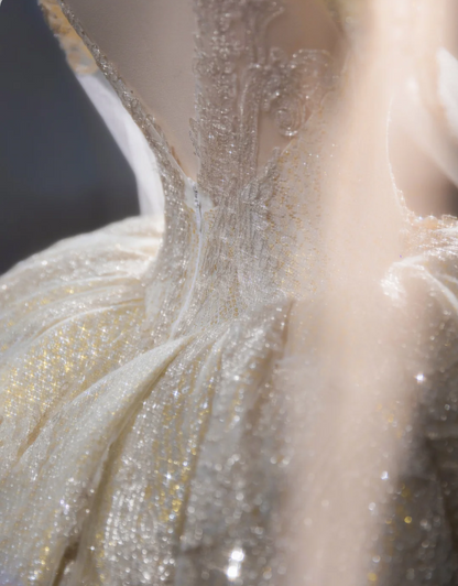 Gorgeous golden V-neck padded shoulder design long sleeve lace totem crystal sewn beads fluffy floor-length wedding dress P2892