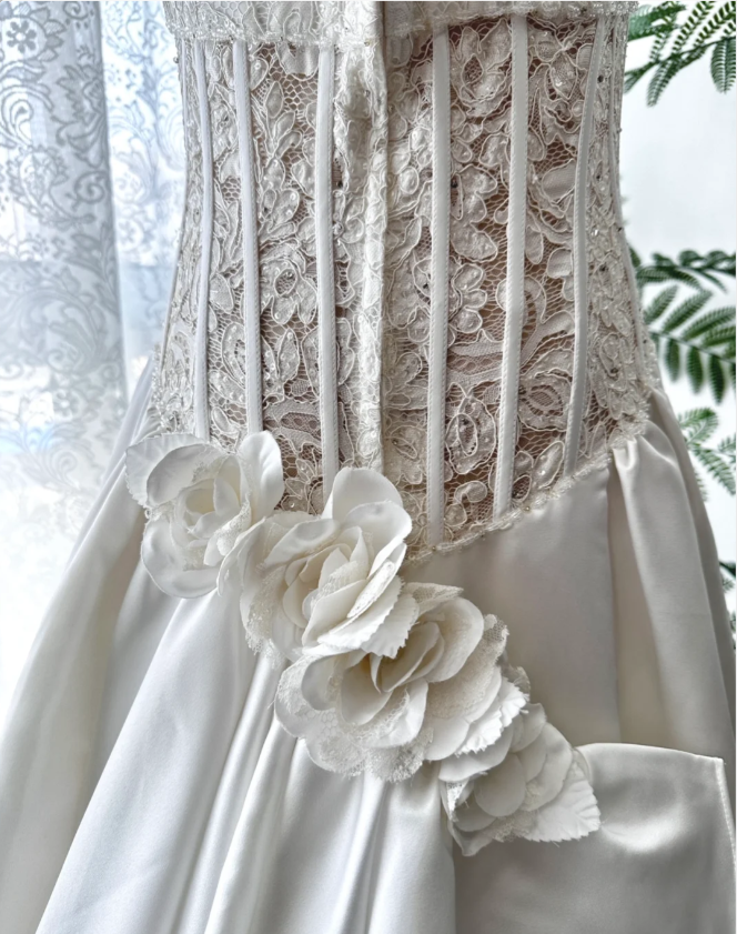 Retro tube top waist lace fishbone exposed satin train wedding dress P2906