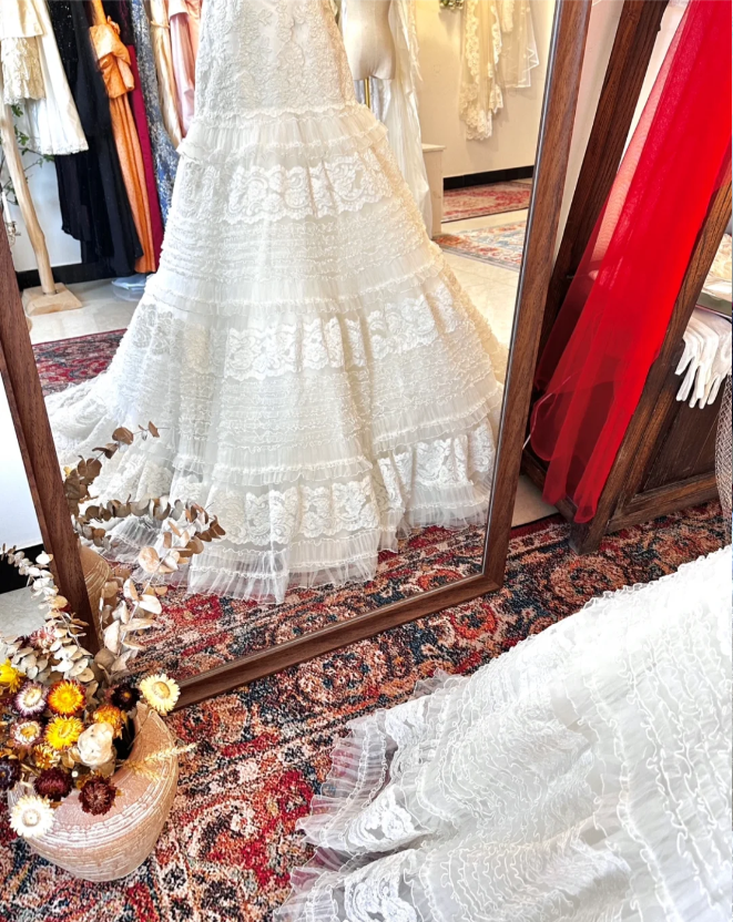 Retro tube top lace cake fishtail wedding dress with small train P2907