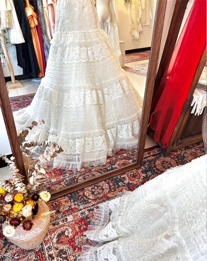 Retro tube top lace cake fishtail wedding dress with small train P2907