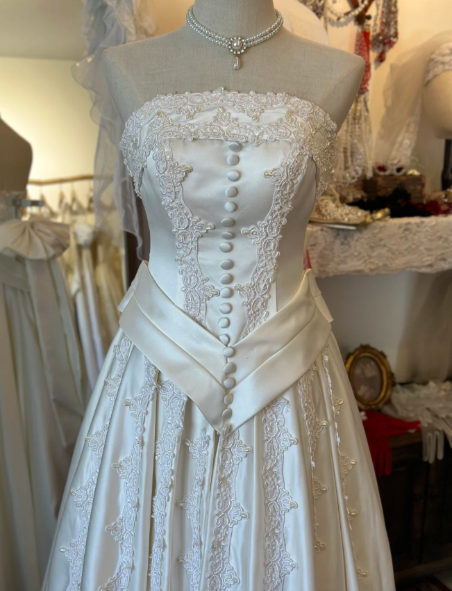 Vintage Strapless Heavy Beaded Cream Floor-Length Wedding Dress P2912