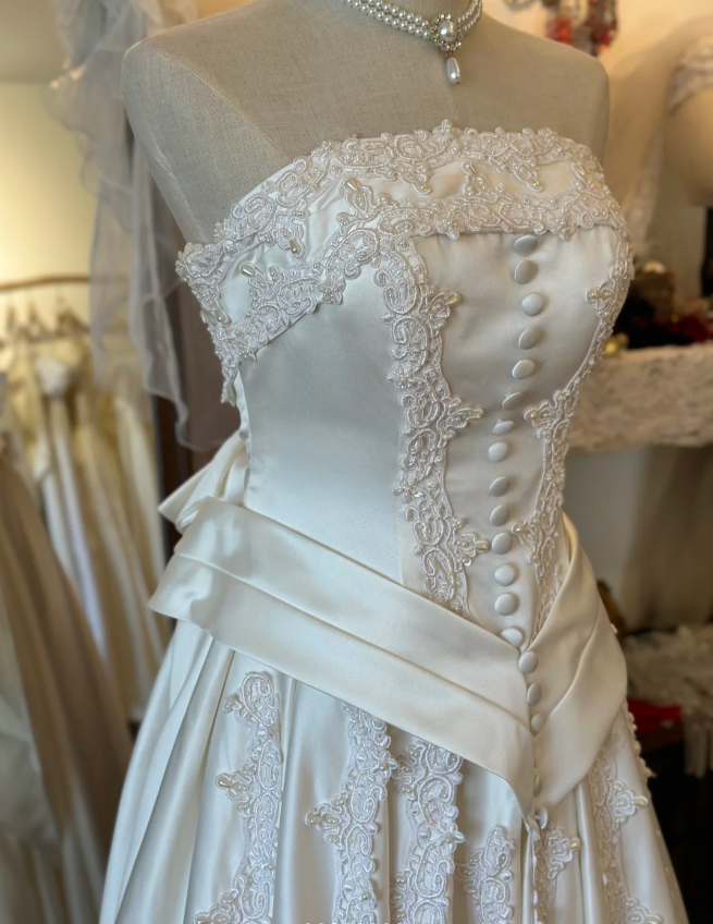 Vintage Strapless Heavy Beaded Cream Floor-Length Wedding Dress P2912