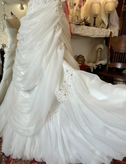 Vintage White Tube Top Embroidered Cloud Tulle Floor-Length Wedding Dress P2913