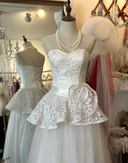 Elegant sweetheart neckline lace and tulle patchwork waist-length A-line wedding dress P2916